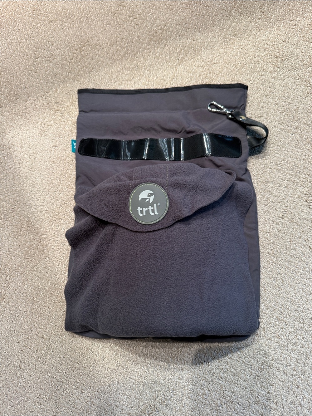 Travel Combo. Trtl Pillow and Back up Battery - Picture 5 of 7